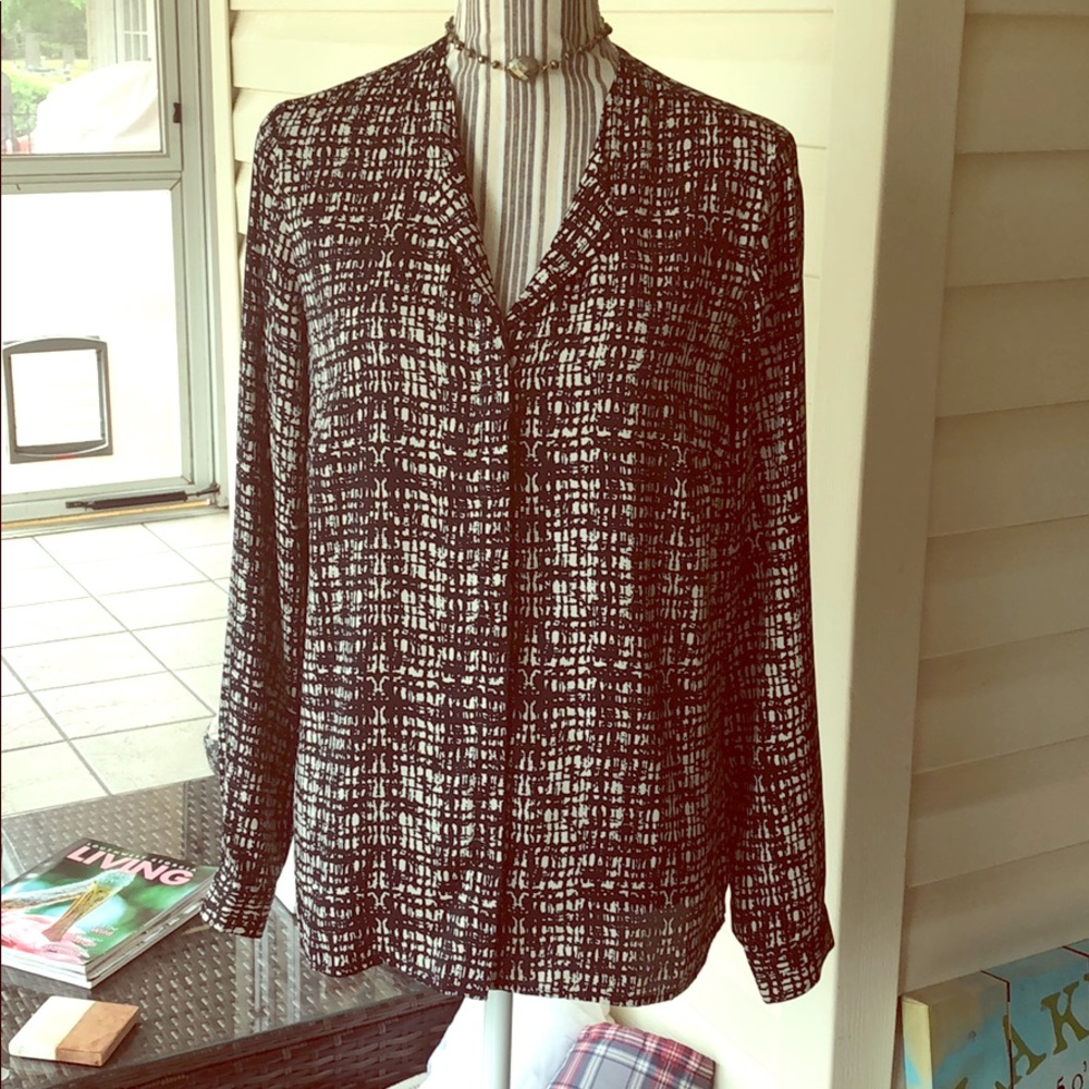 Jones New York Blouse Size 6. EUC